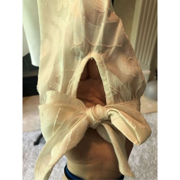 Ann Taylor Factory Women’s White Long Sleeve Elegant Blouse Size L - Picture 4 of 7